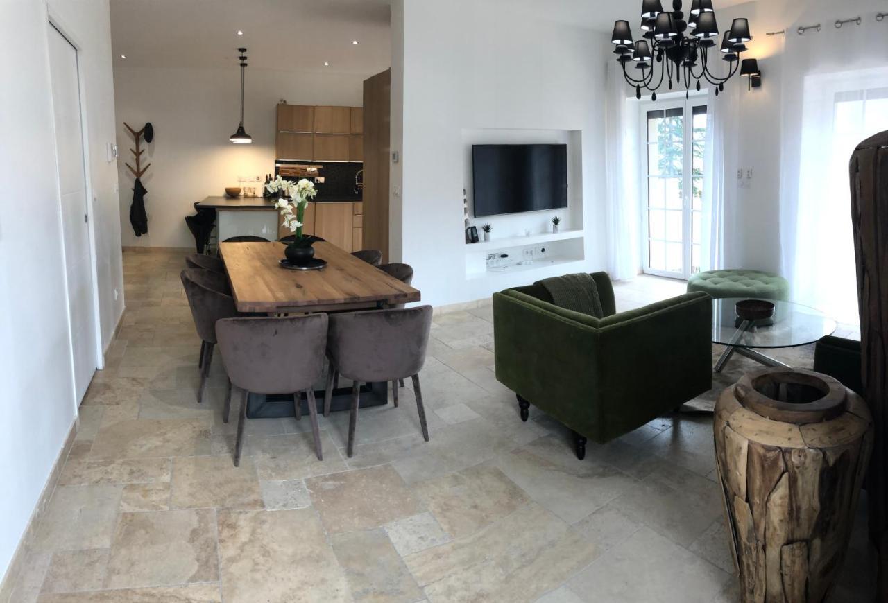 Appartement Loft Christina Moderne Et Confortable, Vue Lac, Climatisation, Parking